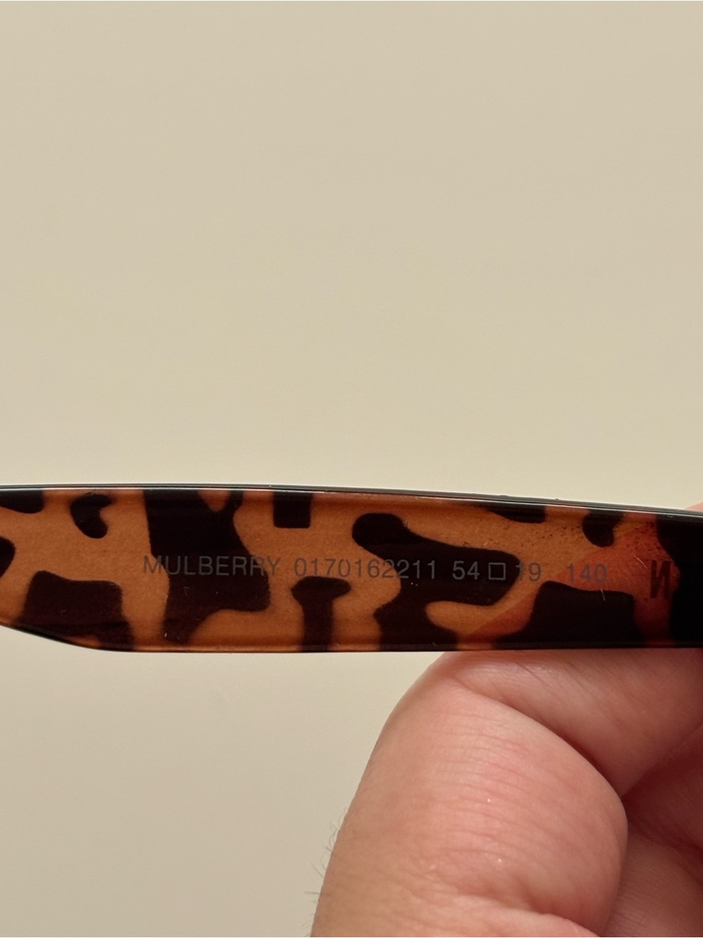 Steve Madden tortoiseshell sunglasses - Picture 7 of 7